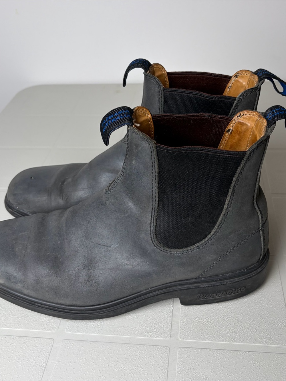 Blundstone Gray Leather Chelsea Boots with Black Elastic Panels
